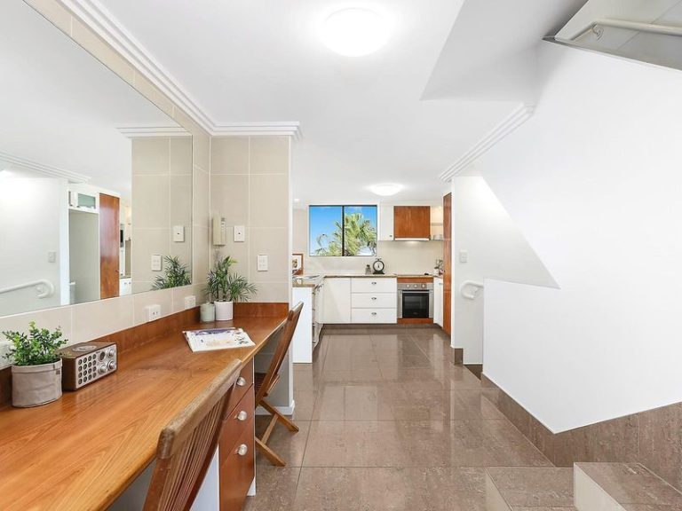 29/1 Grenada Way, KAWANA ISLAND QLD 4575 - photo 4