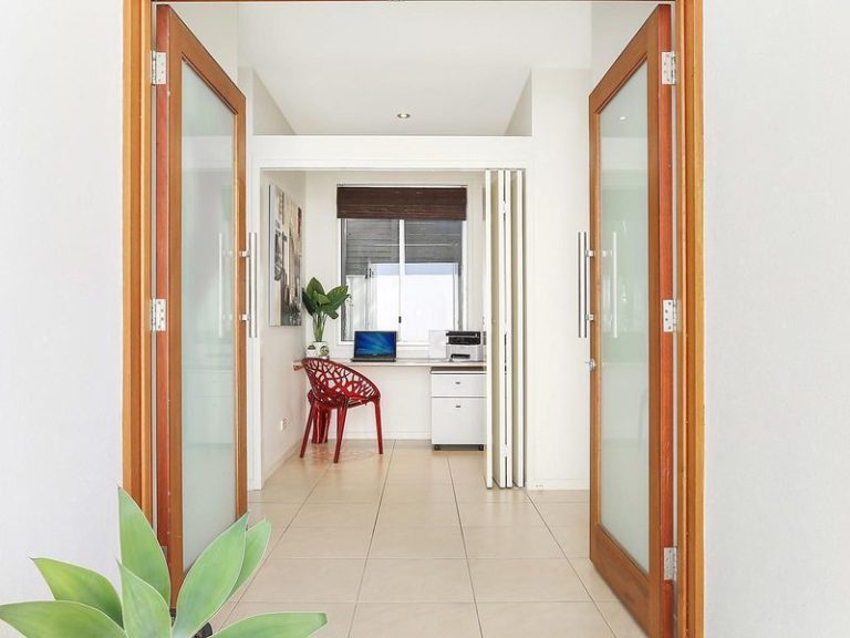 20 Tortola Place, KAWANA ISLAND QLD 4575 - photo 7