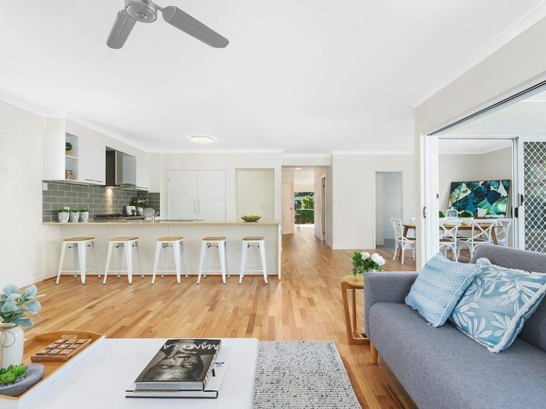 15 Cayman Place, KAWANA ISLAND QLD 4575 - photo 5