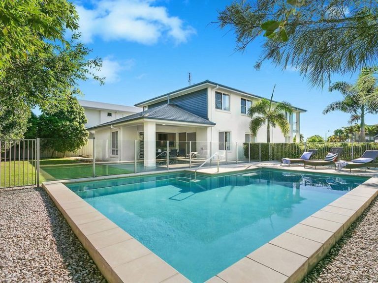 15 Cayman Place, KAWANA ISLAND QLD 4575 - photo 7