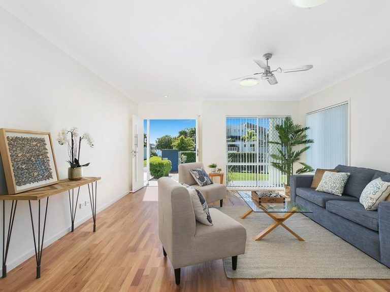 15 Cayman Place, KAWANA ISLAND QLD 4575 - photo 9