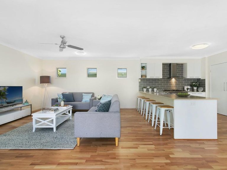 15 Cayman Place, KAWANA ISLAND QLD 4575 - photo 10