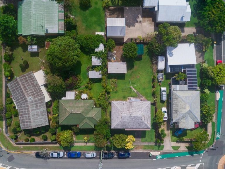 27 Mayes Avenue, CALOUNDRA QLD 4551 - photo 5