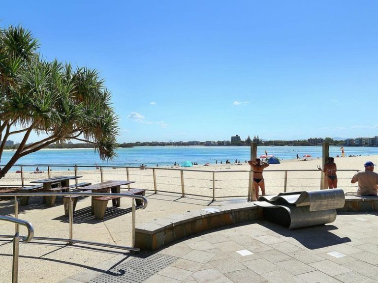27 Mayes Avenue, CALOUNDRA QLD 4551 - photo 7