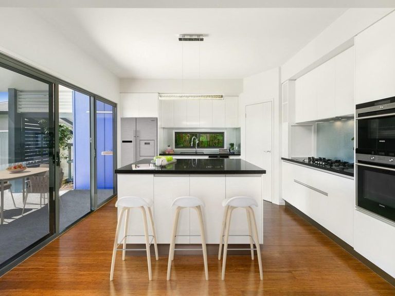 10 Headland Drive, BIRTINYA QLD 4575 - photo 4
