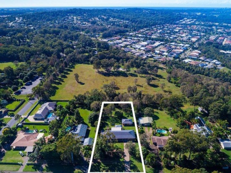 5 Casuarina Drive, LITTLE MOUNTAIN QLD 4551 - photo 2
