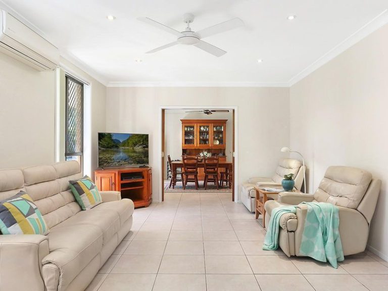 5 Casuarina Drive, LITTLE MOUNTAIN QLD 4551 - photo 4