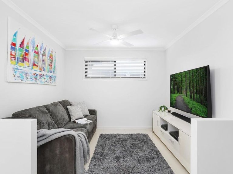 17 Sunshine Crescent, Caloundra West QLD 4551 - photo 4