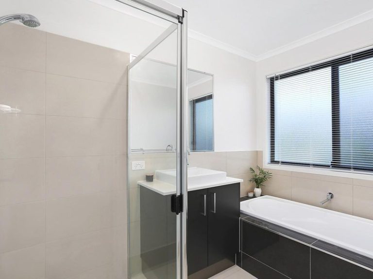 17 Sunshine Crescent, Caloundra West QLD 4551 - photo 10