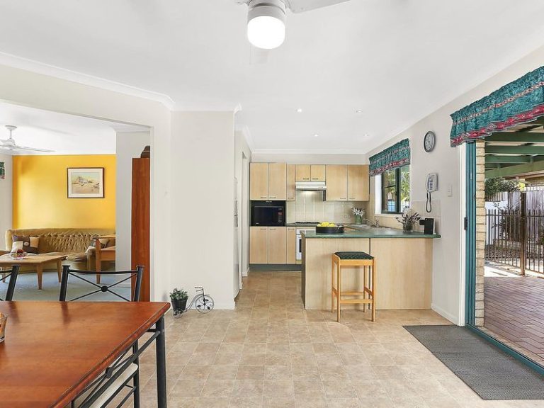 9 Hanwell Court, LITTLE MOUNTAIN QLD 4551 - photo 5