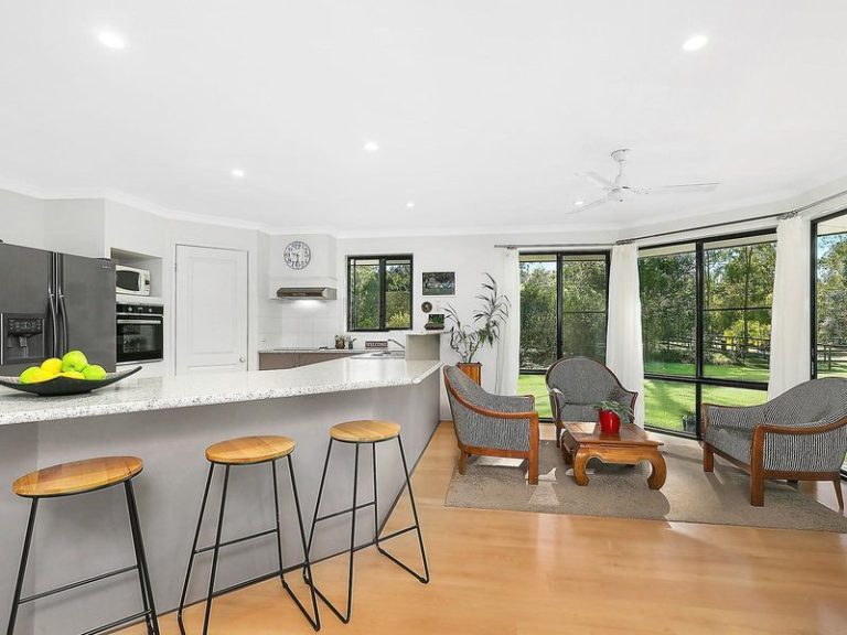 62 Whites Road, LANDSBOROUGH QLD 4550 - photo 3