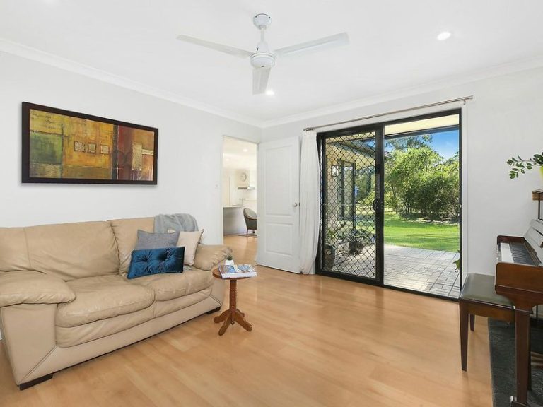 62 Whites Road, LANDSBOROUGH QLD 4550 - photo 9