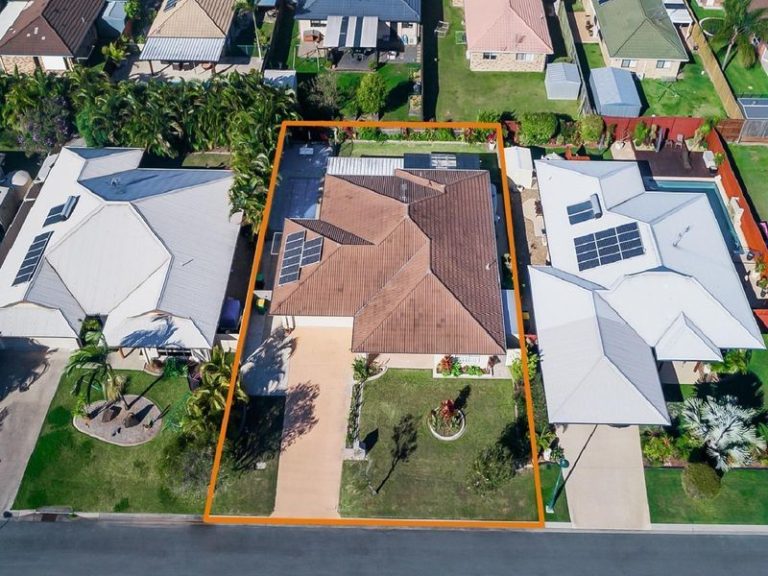 32 Daintree Boulevard, LITTLE MOUNTAIN QLD 4551 - photo 4