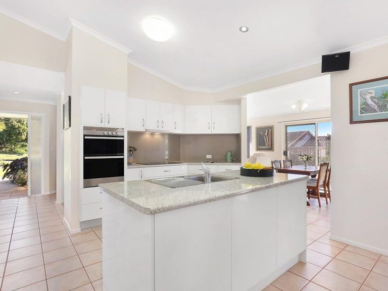 7 Berkley Place, LITTLE MOUNTAIN QLD 4551 - photo 2