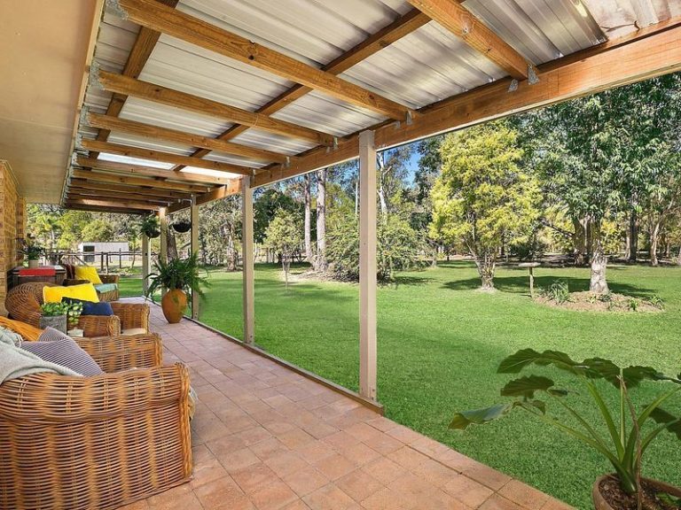 32 Whites Road, LANDSBOROUGH QLD 4550 - photo 2