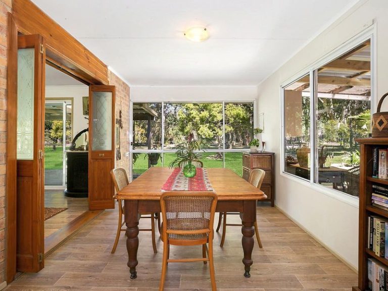 32 Whites Road, LANDSBOROUGH QLD 4550 - photo 6