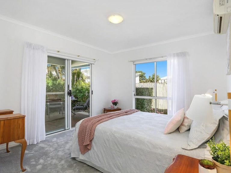 1 Lanai Close, KAWANA ISLAND QLD 4575 - photo 7