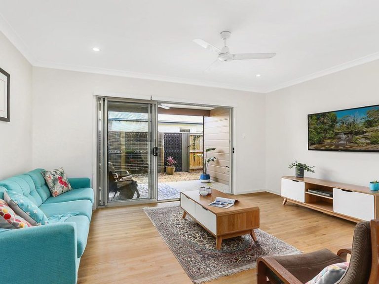 1/109 Creekwood Avenue, MERIDAN PLAINS QLD 4551 - photo 2