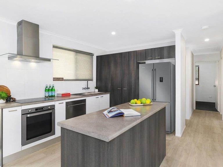 1/4 Farlow Street, CURRIMUNDI QLD 4551 - photo 2