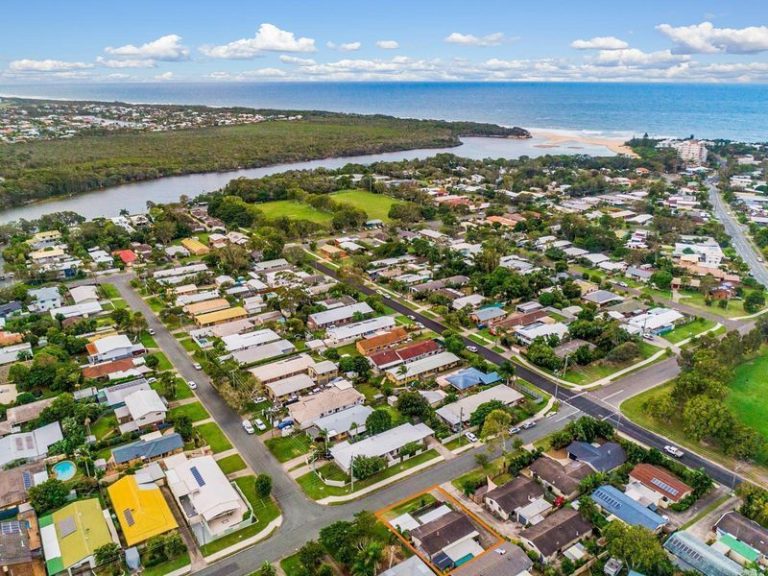 1/4 Farlow Street, CURRIMUNDI QLD 4551 - photo 6