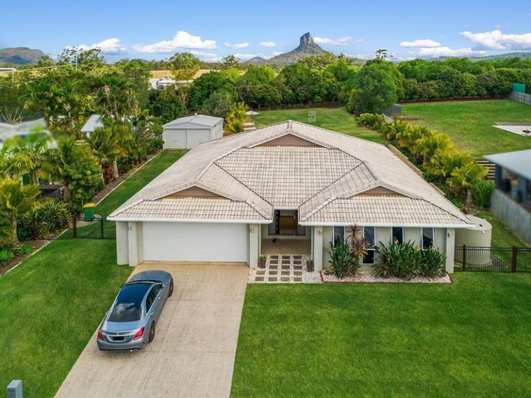 78 Lachlan Crescent, BEERWAH QLD 4519 - photo 12