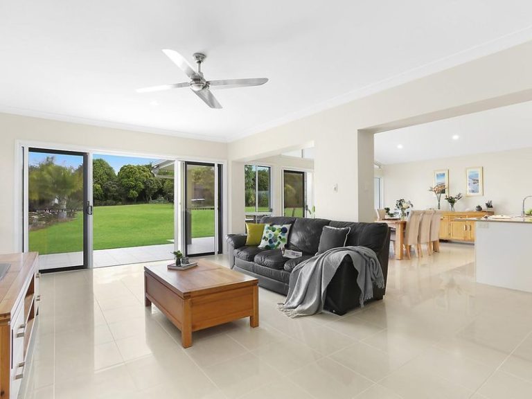78 Lachlan Crescent, BEERWAH QLD 4519 - photo 9