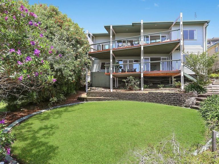 Sold - 15 Queen Street - New Property in MOFFAT BEACH - Real Estate by Jodie Hedley-Ward