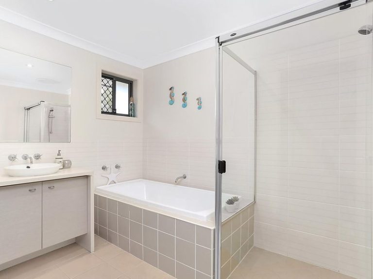27 Little Mountain Drive, LITTLE MOUNTAIN QLD 4551 - photo 6