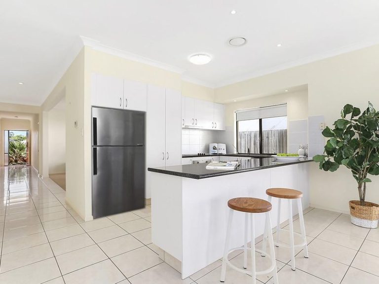 9 Stavewood Street, MERIDAN PLAINS QLD 4551 - photo 4