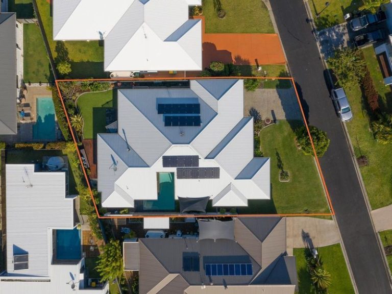 18 Headland Drive, Birtinya QLD 4575 - photo 12