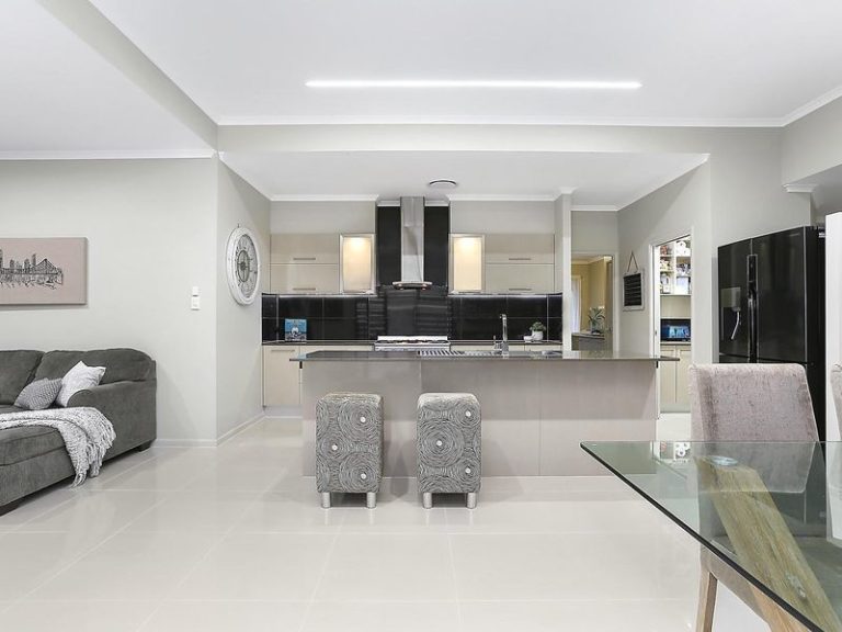 18 Headland Drive, Birtinya QLD 4575 - photo 5