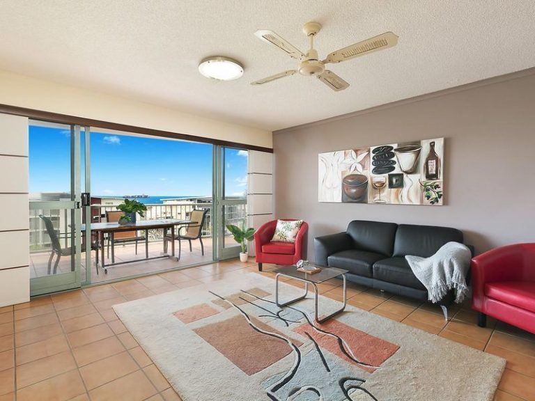 17/18 Mahia Terrace, KINGS BEACH QLD 4551 - photo 2