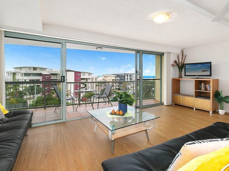 11/18 Mahia Terrace, KINGS BEACH QLD 4551 - photo 2