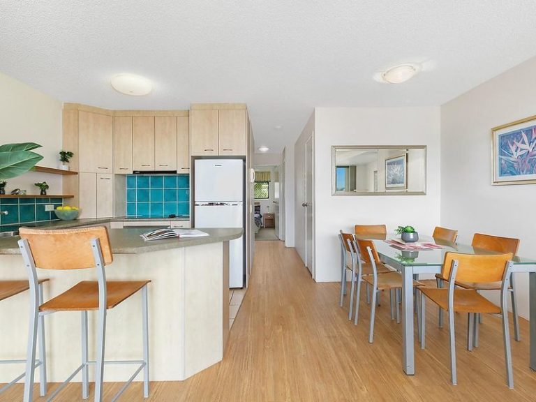 11/18 Mahia Terrace, KINGS BEACH QLD 4551 - photo 3