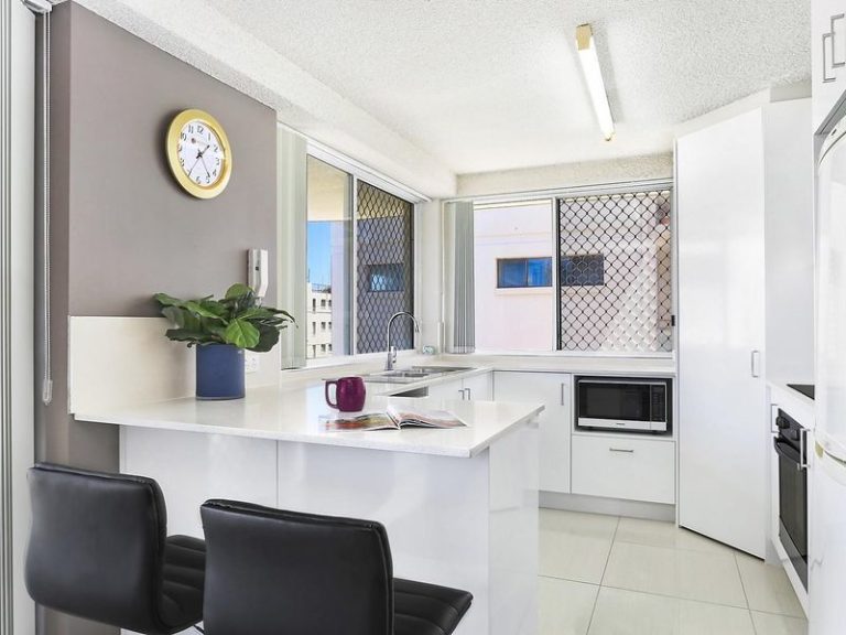 2/5 Warne Terrace, KINGS BEACH QLD 4551 - photo 4