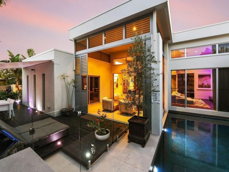 13 Antilles Street, KAWANA ISLAND QLD 4575 - photo 2