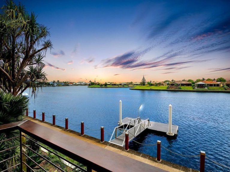 7 Santorini Court, Kawana Island QLD 4575 - photo 2