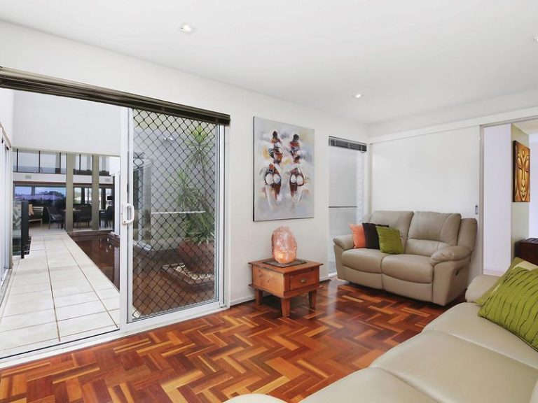 7 Santorini Court, Kawana Island QLD 4575 - photo 11