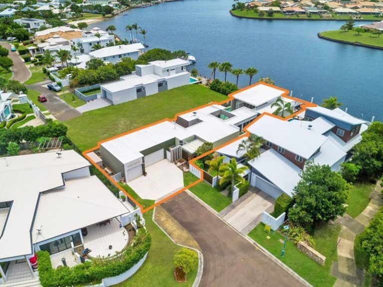 7 Santorini Court, Kawana Island QLD 4575 - photo 15