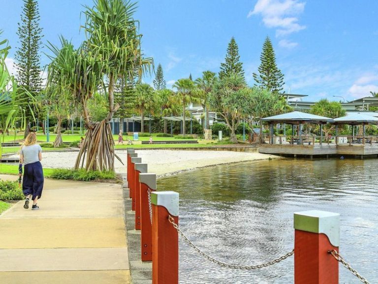 7 Santorini Court, Kawana Island QLD 4575 - photo 18