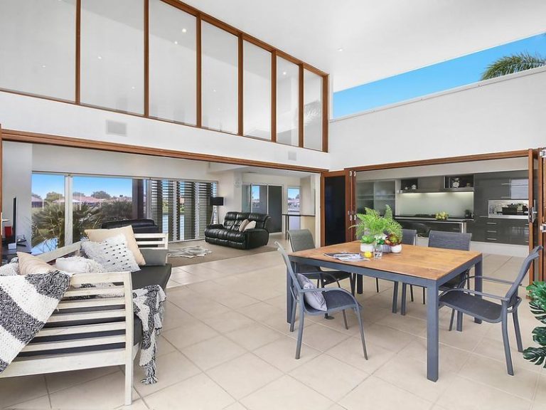 7 Santorini Court, Kawana Island QLD 4575 - photo 4