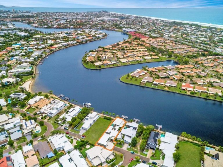 7 Santorini Court, Kawana Island QLD 4575 - photo 7