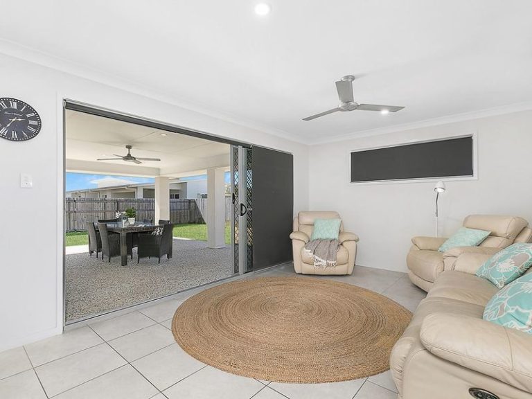 18 Ruby Crescent, Meridan Plains QLD 4551 - photo 4