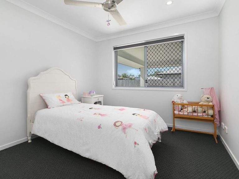 18 Ruby Crescent, Meridan Plains QLD 4551 - photo 9