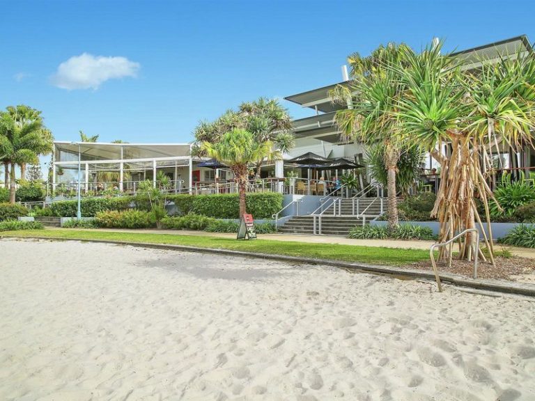 2 Mauritius Crescent, Kawana Island QLD 4575 - photo 11