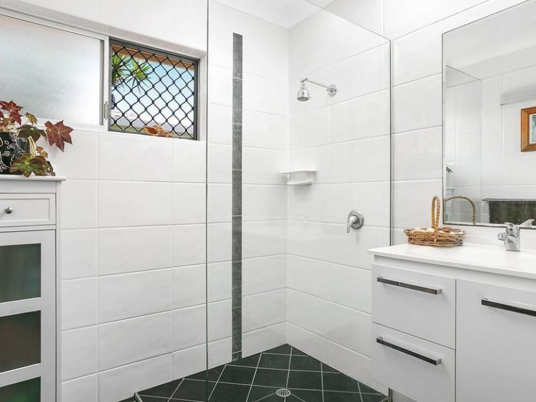2/8 Jewel Street, Golden Beach QLD 4551 - photo 5