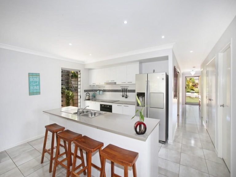 24 Sunrise Terrace, Little Mountain QLD 4551 - photo 3