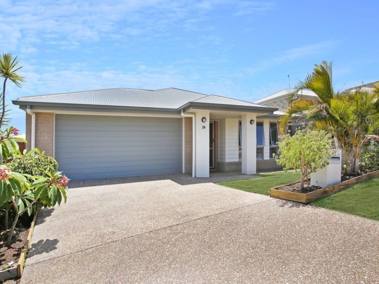 24 Sunrise Terrace, Little Mountain QLD 4551 - photo 9