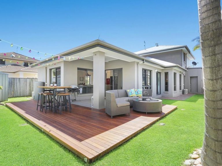 14 Park Hollow Mews, LITTLE MOUNTAIN QLD 4551 - photo 2
