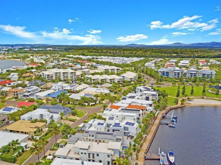 24/1 Grenada Way, KAWANA ISLAND QLD 4575 - photo 16